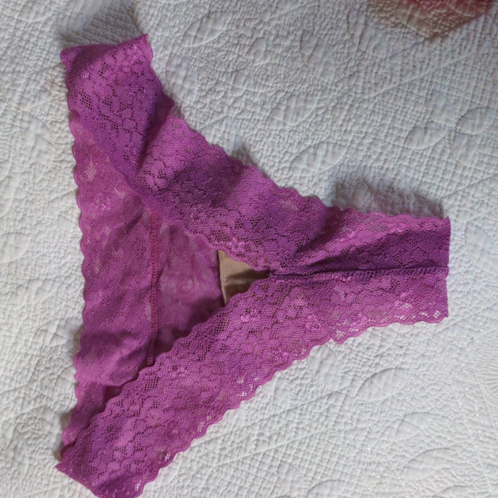 Lace thong